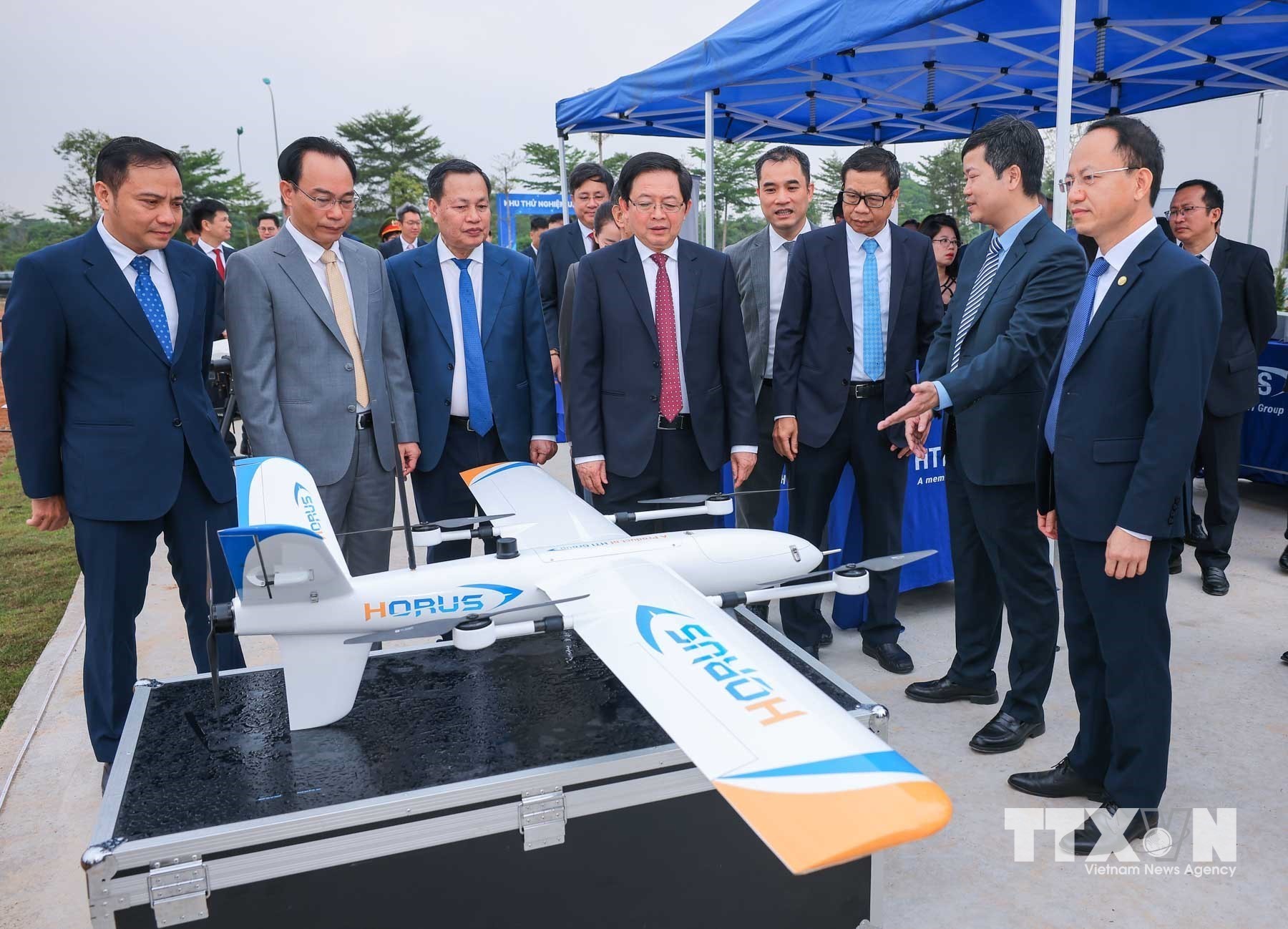 Các sản phẩm UAV tại "Khu thử nghiệm UAV và chương trình thử nghiệm bay ngoài trời". (Ảnh: Hoàng Hiếu/TTXVN)
